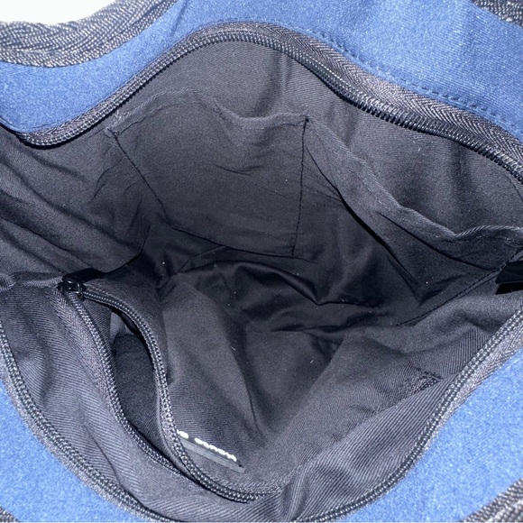 Haute Shore Blake Epic Navy Camo Neoprene Crossbody Bag Stripe - Picture 9 of 14